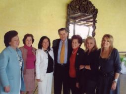 Pinky Corvera, Tere Obregón, Elenita Watanabe, Jaime Reinosa +, Maga Aranguren, Ángela Orozco, Ma. Elena Orhenstein.  /