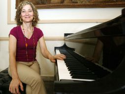 La pianista yucateca interpreta en su opera prima temas de compositores mexicanos, cubanos y brasileños.E. BARRERA  /