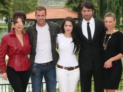 Rebeca Jones, William Levy, Dana García, Rafael Amaya y Dominika Paleta durante el claquetazo para el inicio de grabaciones.ELUNIVERSAL  /
