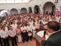 Un total de 726 parejas del municipio de Tlaquepaque unieron sus vidas legalmente con el programa de Matrimonios Colectivos. S. NÚÑEZ  /