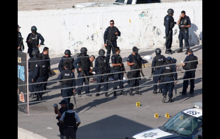 Más de cinco mil elementos de la Policía Federal mantienen vigilancia en Ciudad Juárez apoyados por el Ejército. EFE  /