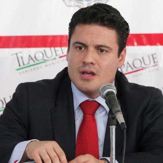 Clausurará Guadalajara eventos con publicidad pegada en los postes