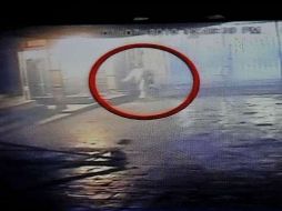 Los movimientos de uno de los terroristas fueron grabados por varias cámaras de vigilancia. AFP  /