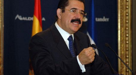 Manuel Zelaya volvío a acusar a EU de estar detrás del golpe de estado que lo derroco. ESPECIAL  /