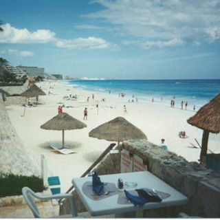 Prevén derrama económica de 49 mmdp durante temporada vacacional