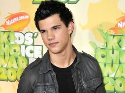 Taylor Lautner se llevó la noche en 2009 al hacerse del premio como Mejor actor por su trabajo en ''Luna nueva''. ESPECIAL  /