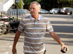 El ex entrenador y jugador del F.C.Barcelona, Johan Cruyff, a su llegada a las instalaciones del Futbol Club Barcelona. EFE  /
