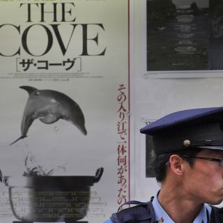 El polémico ''The Cove'' llega finalmente a las salas de Japón