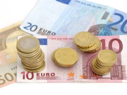 Grecia, donde comenzó la crisis de la deuda europea, anunció medidas de austeridad por 30 mil millones de euros. ESPECIAL  /