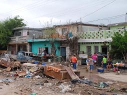 Habitantes de los municipios de García, Santa Catarina y Monterrey carecen de agua por los daños provocados por 'Alex'. EL UNIVERSAL  /
