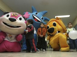 Una de las actividades es un concurso de diseño y pintura que involucra a Huichi, Gavo y Leo, mascotas de los Juegos. S. NÚÑEZ  /