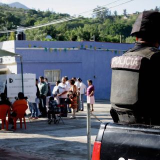 Aventaja Gabino Cué en Oaxaca: encuesta