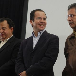 El PAN y el PRD analizan alianza en Edomex