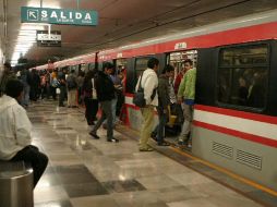 El servicio del Tren ligero se suspendió durante unos minutos tras el incidente. ARCHIVO  /