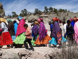 El fotógrafo imágenes sobre las experiencias que ha vivido en la sierra Tarahumara. ESPECIAL  /