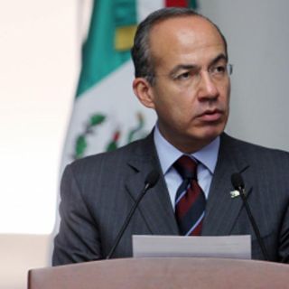 Calderón felicita a ocho virtuales gobernadores