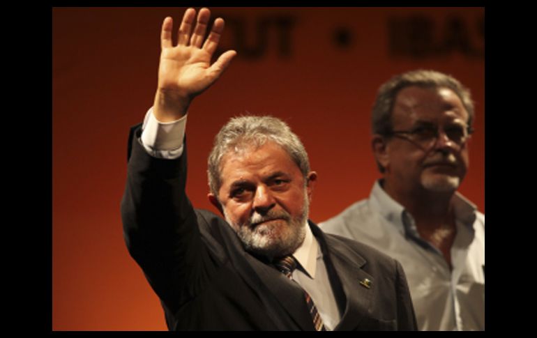 La popularidad del presidente saliente Lula, puede ayudar a la candidata Dilma Rousseff. AP  /