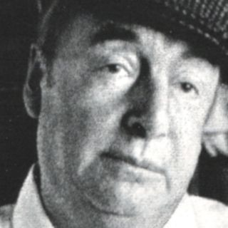 Neruda y Mistral llegan a los chilenos con cuatro meses de retraso