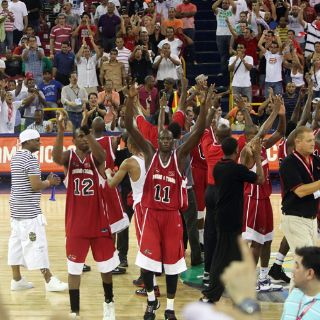 Partido detenido dos veces por goteras en el Centrobasket