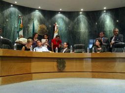 El alcalde Héctor Vielma (centro) garantiza que en los nuevos cambios darán gusto a todos los regidores. E. BARRERA  /