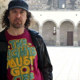 Esposa de Marcovich pide ignorar rumores sobre la salud de su esposo