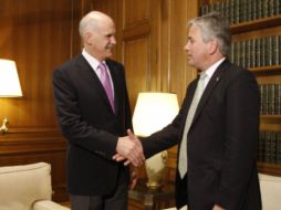 El misnitro Papandreou, considera que de no hacerse esos ajustes el sistema de pensiones griego se hundirá. EFE  /