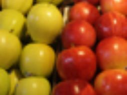 La manzana también puede ayudar a eliminar bacterias como la salmonella. A.CAMACHO  /