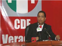 El dirigente estatal priísta de Veracruz, Carvallo Delfín, tachó a Yunes Linares como el Rey del Lodo. ESPECIAL  /