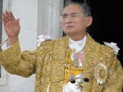 El rey  Bumibhol Adulyadej de 82 años es el más rico del mundo. ESPECIAL  /