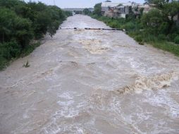 Existe el riesgo de que el río se desborde. NTX  /