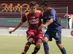 Marco Fabián (der.) busca consolidarse la próxima temporada. A. CAMACHO  /