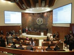 La nueva tarjeta de acreditación no les otorgará ningún derecho adicional a los diputados. A. CAMACHO  /