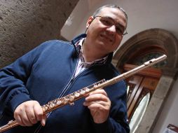 El solista invitado es el flautista Mario Carbotta, quien visita por segunda ocasión la ciudad.  A. HINOJOSA  /