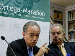 El vicepresidente y el director general de la Fundación Ortega-Marañón, durante la presentación  de la nueva institución. EFE  /