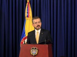 El secretario del ministerio de Defensa, Luis Manuel Neira,  se declaró sorprendido y  apesadumbrado por el intento de demanda. EFE  /