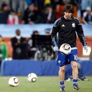 Messi descansa en las playas de Río de Janeiro
