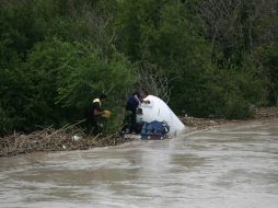 El huracán Alex contribuyo al aumento de las aguas del río Bravo. AP  /