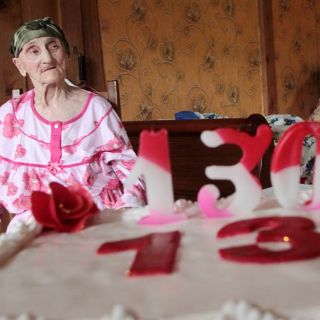 Mujer de Georgia celebra su cumpleaños 130