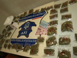 Los agentes federales encontraron 47 bolsas con un peso de 397 gramos de mariguana. ESPECIAL  /