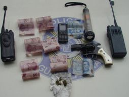 Las pertenencias de la víctima fueron recuperadas por policías tapatíos. ESPECIAL  /