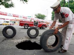 Por seguridad recomiendan a la ciudadanía respetar las áreas acordonadas. A. GARCÍA  /
