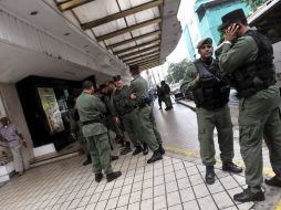 Un trabajador murió hoy en choques con la policía. EFE  /