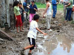 Después de la lluvia del pasado jueves, la colonia El Mante sufrió estragos e inundaciones al interior de más de 20 viviendas. ESPECIAL  /