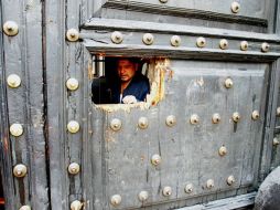 La puerta fue gravemente destrozada. NOTIMEX  /