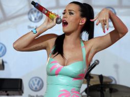 Perry rompió récord con su más reciente sencillo ''California gurls''. NTX  /