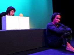 La puesta en escena ''No tocar'' se presenta en el Teatro Guadalajara del IMSS. E.BARRERA  /