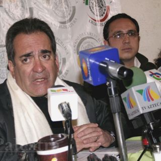 Entregan constancia de mayoría a Carlos Lozano
