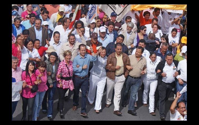 Los dirigentes del PAN y el PRD encabezaron este domingo la marcha por la legalidad electoral en Hidalgo. EL UNIVERSAL  /