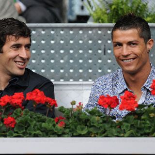 Me alegro por toda la familia del futbol español: Raúl