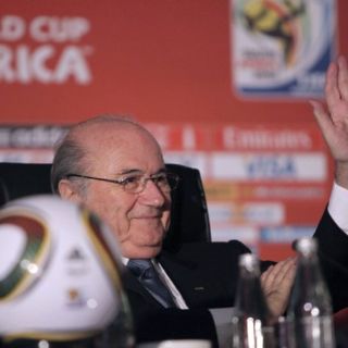 Blatter aplaude a los campeones